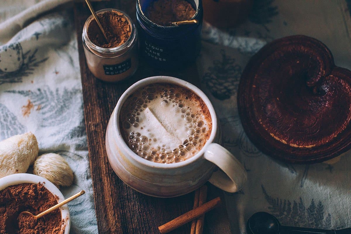 Lions Mane, Reishi, Turkey Tail, Cordyceps sveppaduft kakó cacao blanda